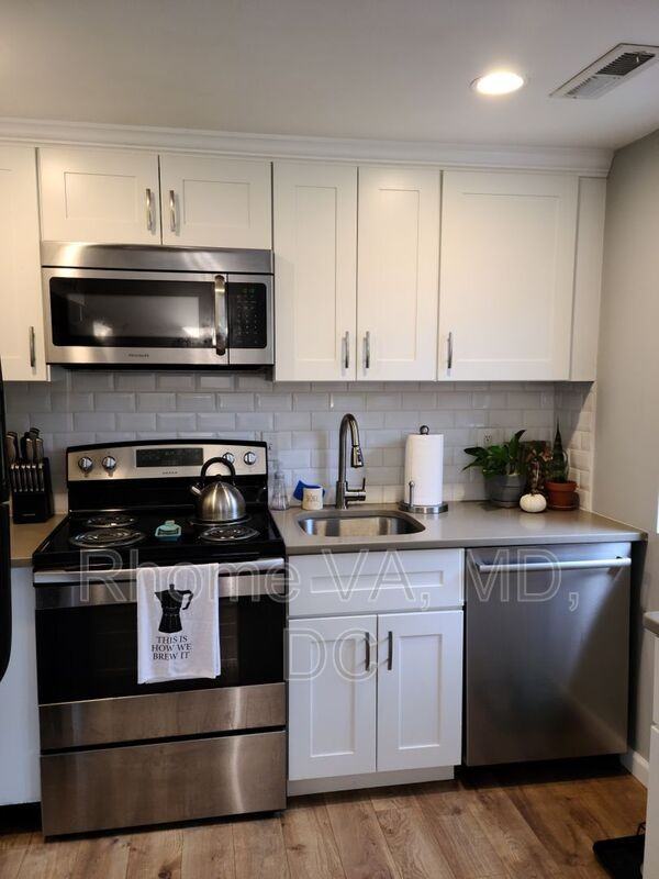 1720 N Queens Ln #3-170 - Photo 2 of 21