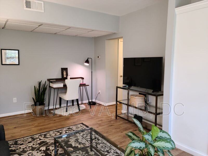 1720 N Queens Ln #3-170 - Photo 6 of 21