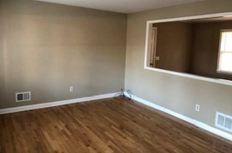 304 Hickory Ridge Dr - Photo 2 of 7