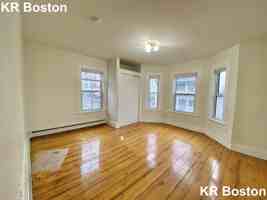 featured image of Everett St #2