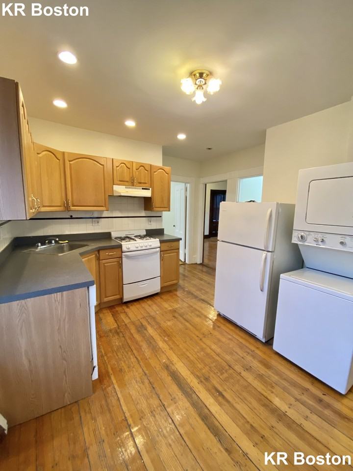 Everett St #2 - Photo 5 of 35