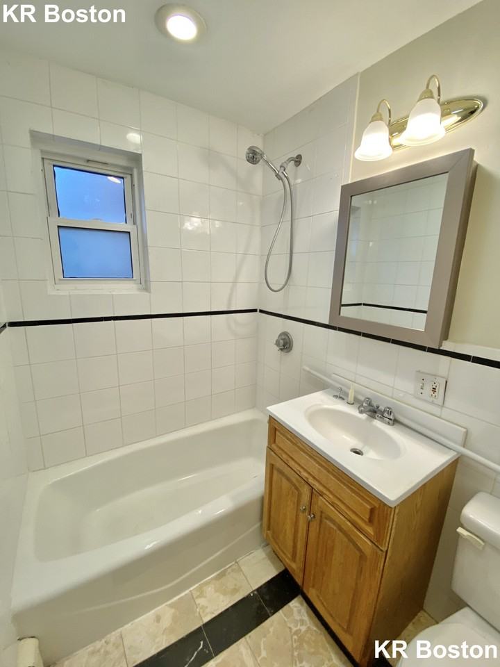 Everett St #2 - Photo 7 of 35