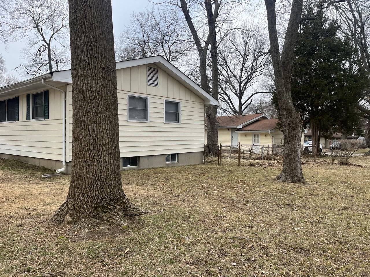 6827 Knoll Ave - Photo 2 of 20