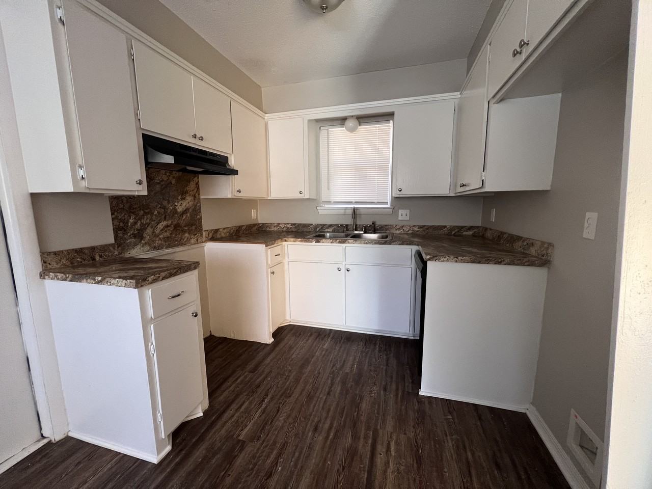 3416 Sw 20th St - Photo 3 of 9