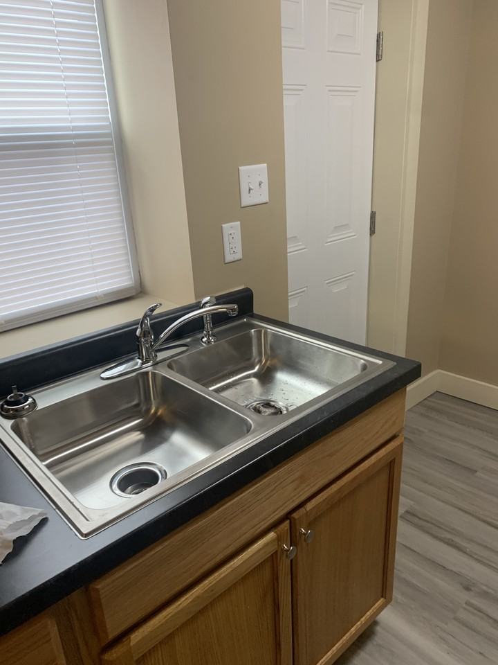 1209 W Indiana Ave - Photo 2 of 20