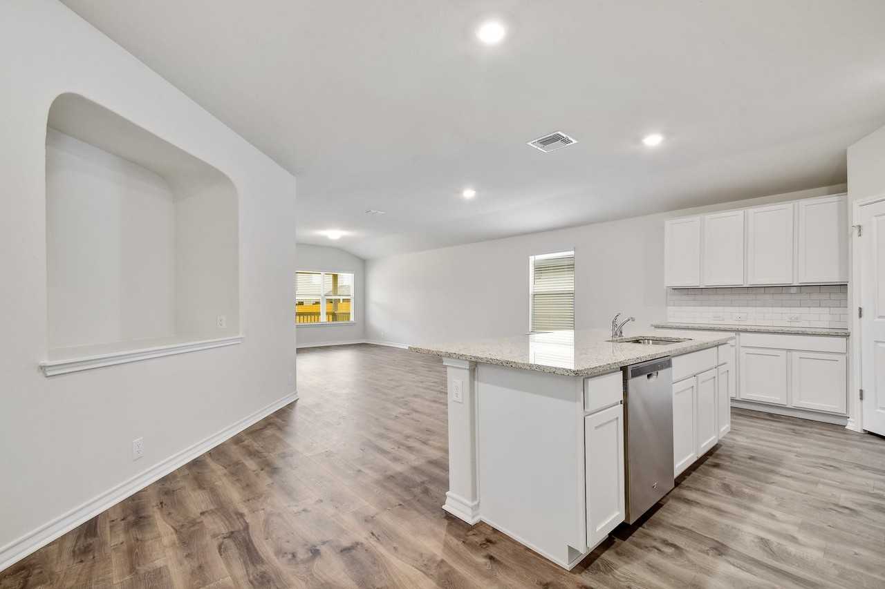 14042 Mudstone St - Photo 3 of 26