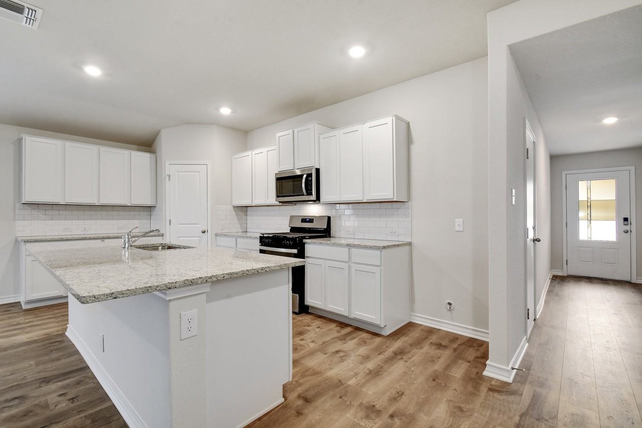 14042 Mudstone St - Photo 5 of 26