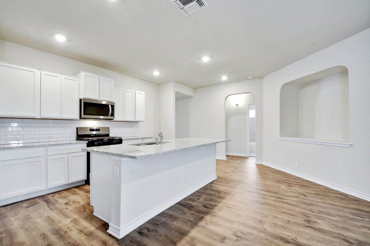 14042 Mudstone St - Photo 7 of 26