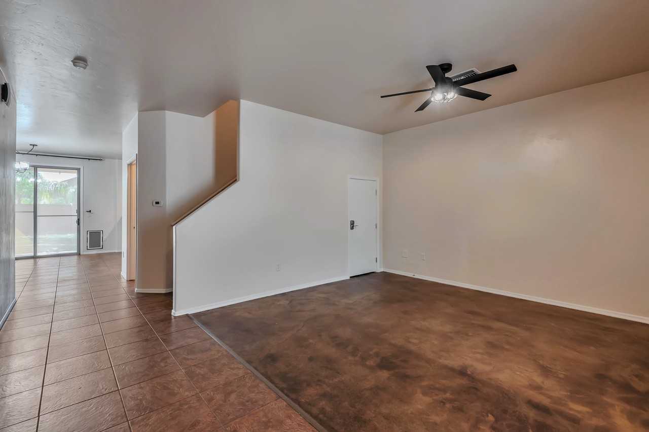 8261 North Converse Court - Photo 4 of 25