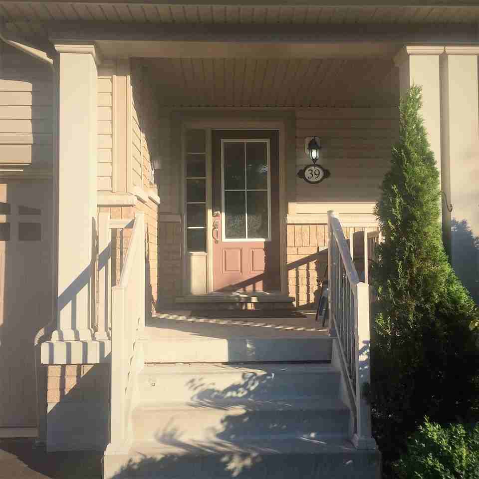 39 Stanhope St - Photo 2 of 25