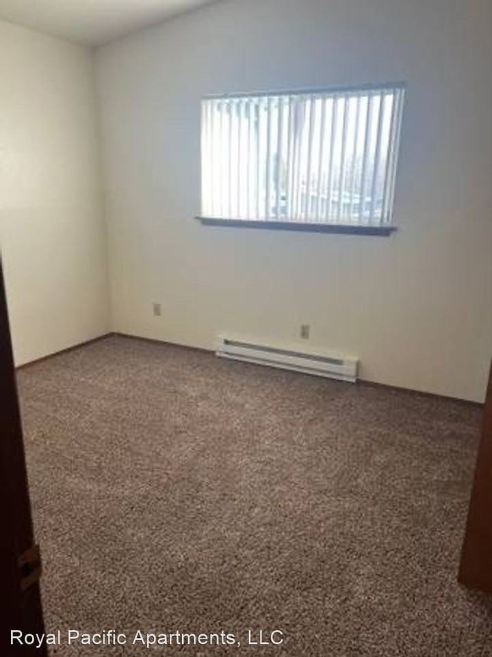 7823 Pacific Ave - Photo 3 of 7