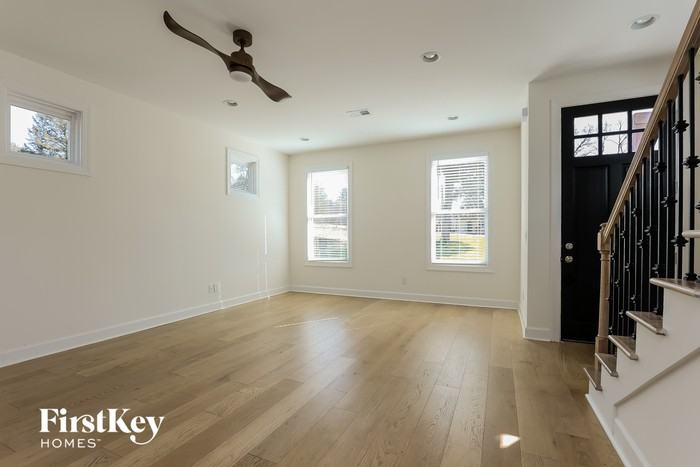 4047 Cedar Cir - Photo 3 of 15