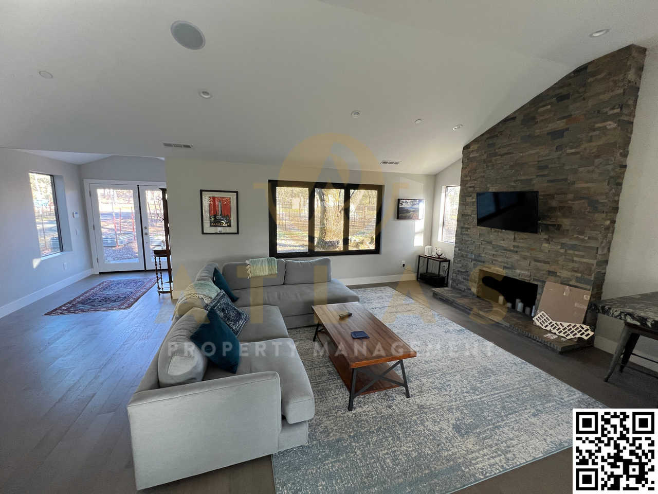 11 White Cottage Rd N - Photo 2 of 16