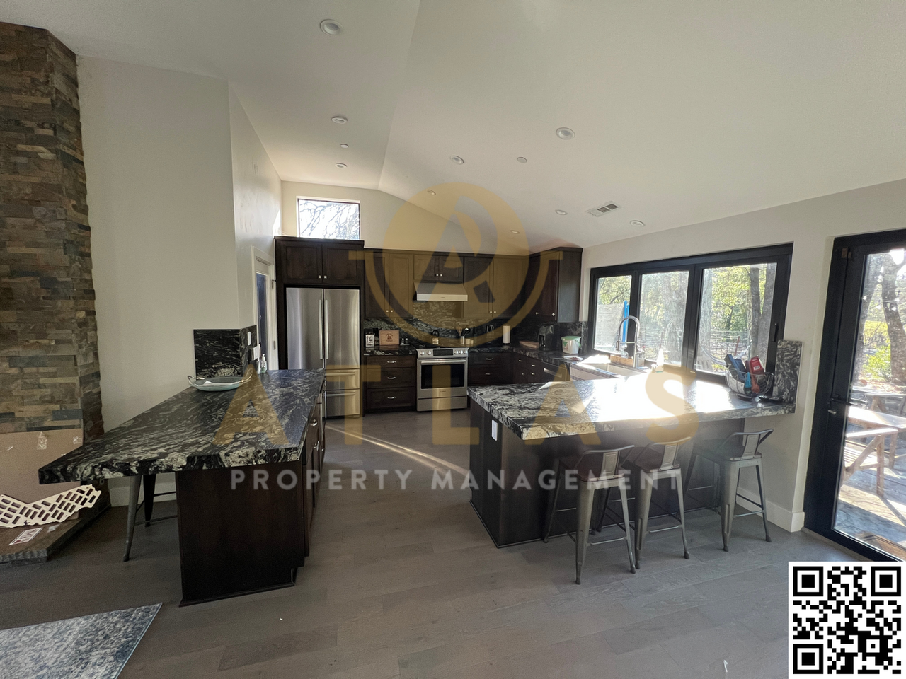 11 White Cottage Rd N - Photo 3 of 16