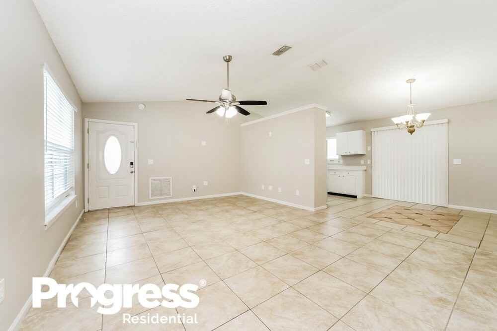 4009 Bryant Glen Ave - Photo 3 of 16