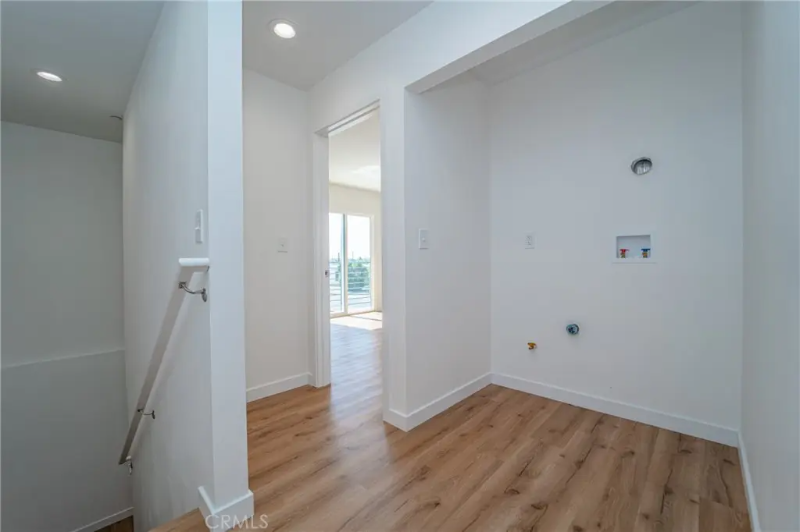 1105 E 103rd Pl - Photo 3 of 24