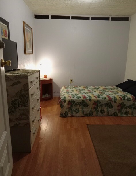 2592 Kilauea Ave #A1