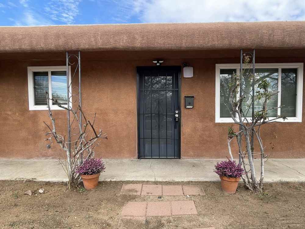 2700 Morris St Ne - Photo 3 of 24