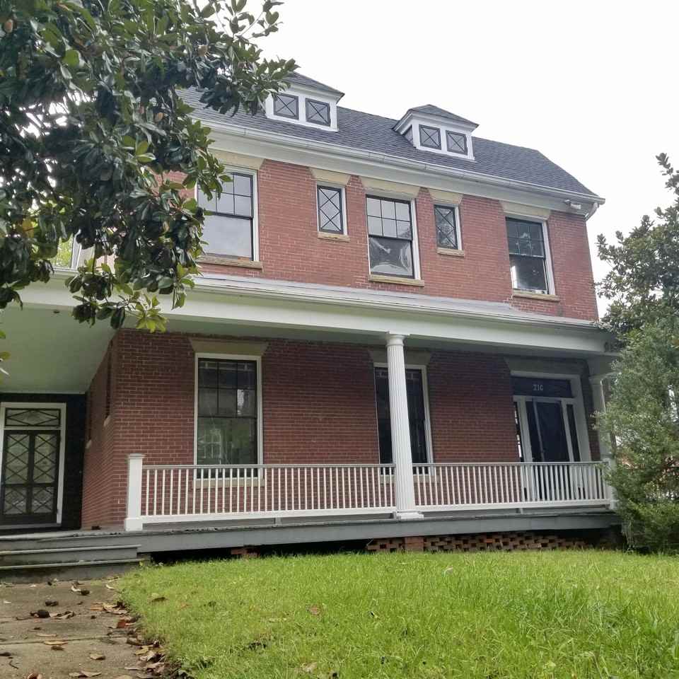 216 W Roanoke St #1 - Photo 2 of 9