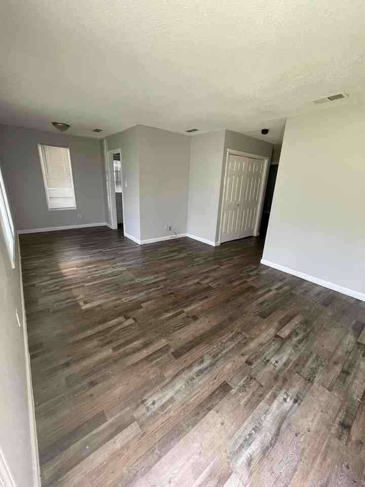 27 Carolane Drive #L - Photo 2 of 22