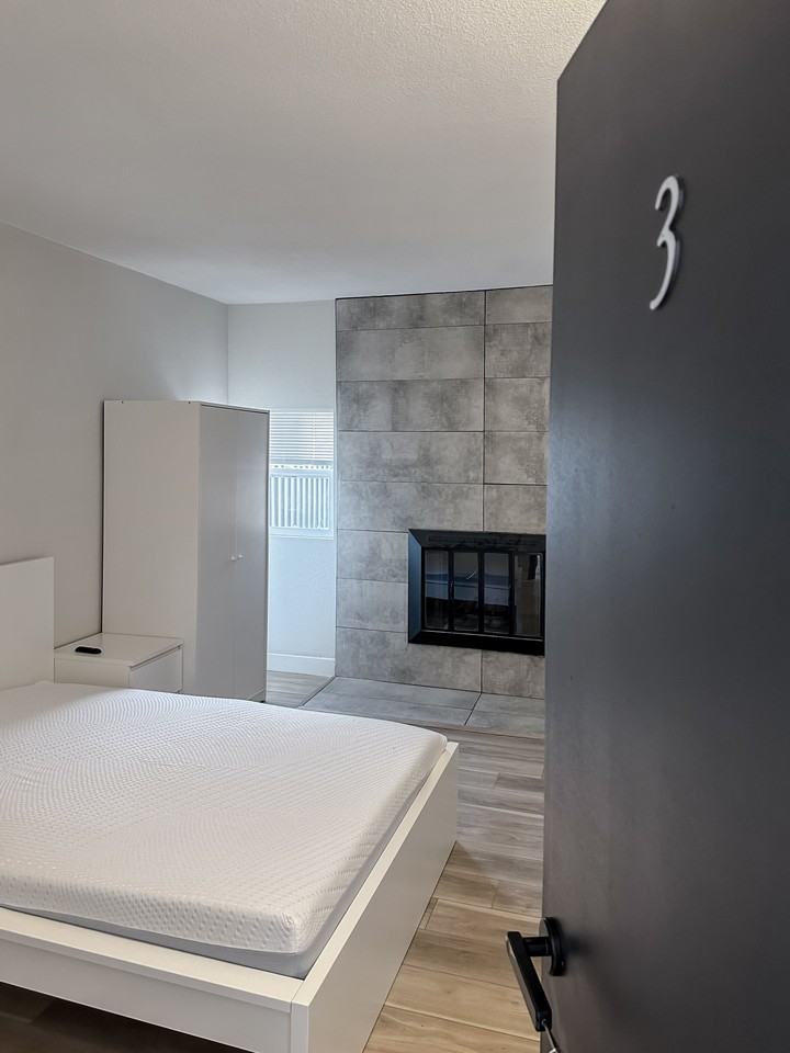 Madrid Street - Photo 5 of 5