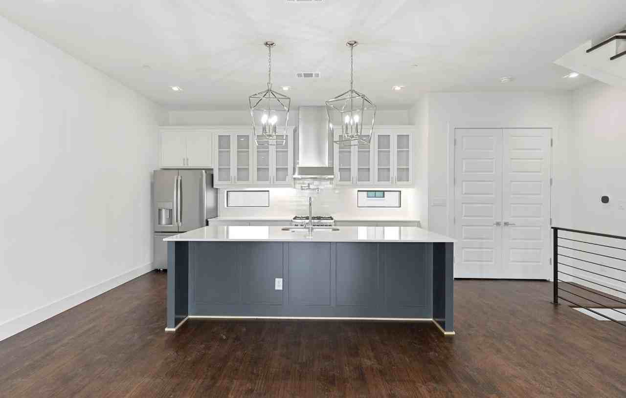 5206 Fuqua Street - Photo 4 of 21