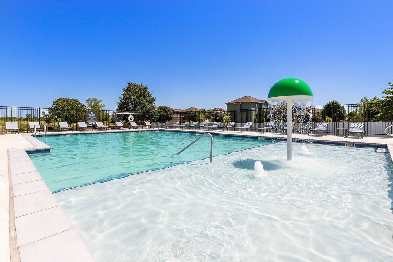 Eagle Crossing Townhomes - Photo 7 of 40