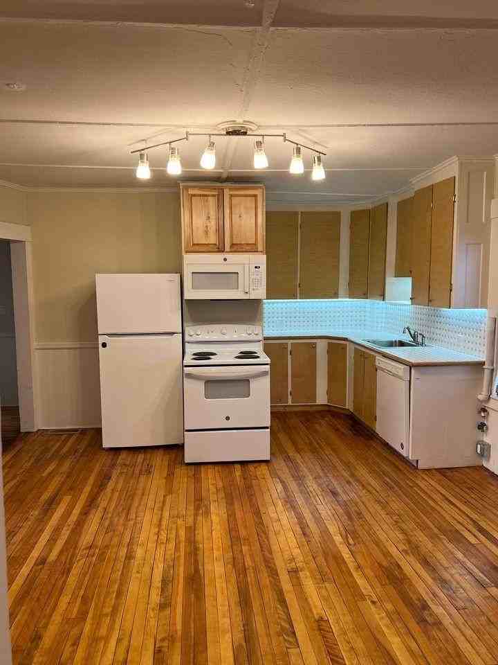 5 Gagne St - Photo 2 of 10