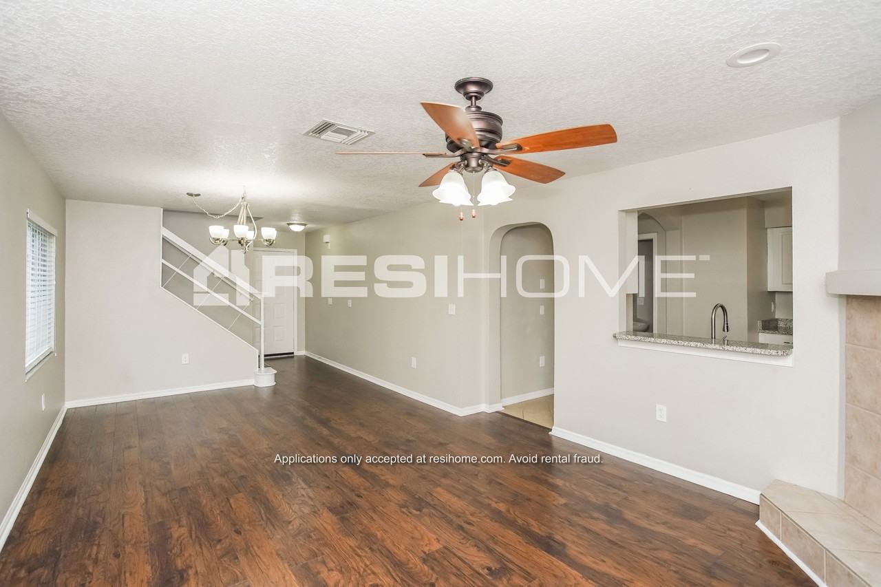 27230 La Jolla Way - Photo 3 of 19