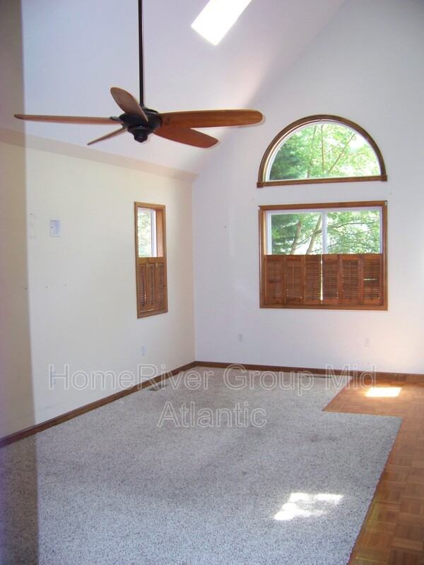 1202 Ocean Pkwy - Photo 2 of 18