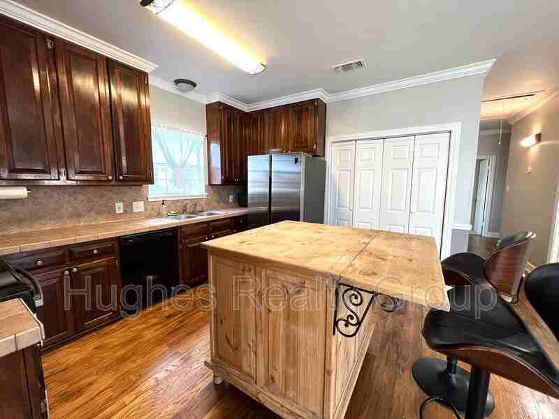 1235 E Tiffani St - Photo 2 of 12