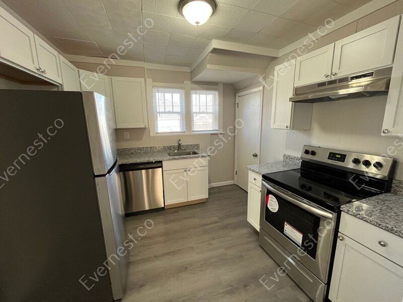 1113 Elysian Ave - Photo 3 of 19