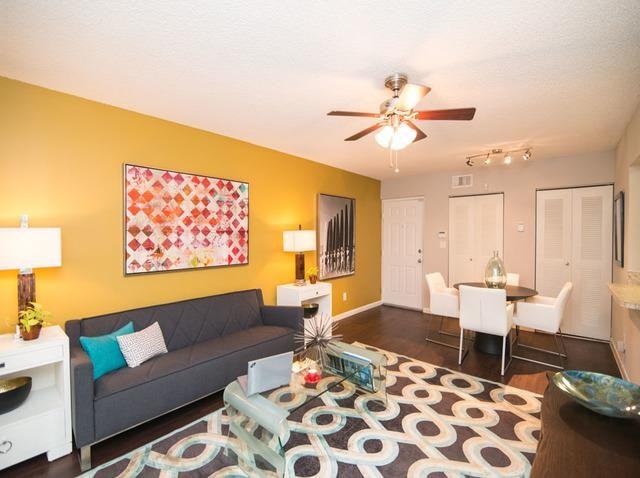 Latitudes at the Moors - Photo 2 of 24