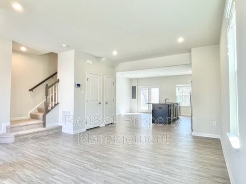 7551 Luminary Dr - Photo 3 of 13