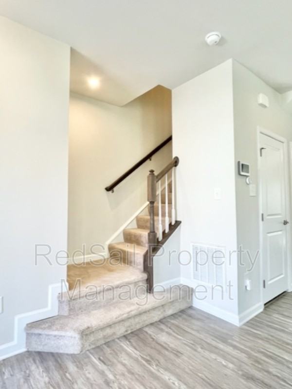 7551 Luminary Dr - Photo 4 of 13