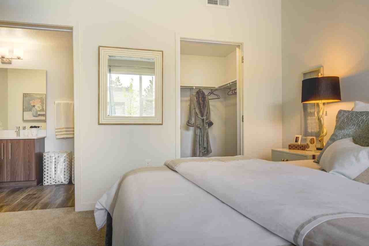 Axio 8400 - Photo 5 of 35