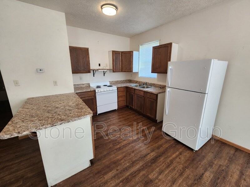 2476 N Main St - Photo 2 of 9