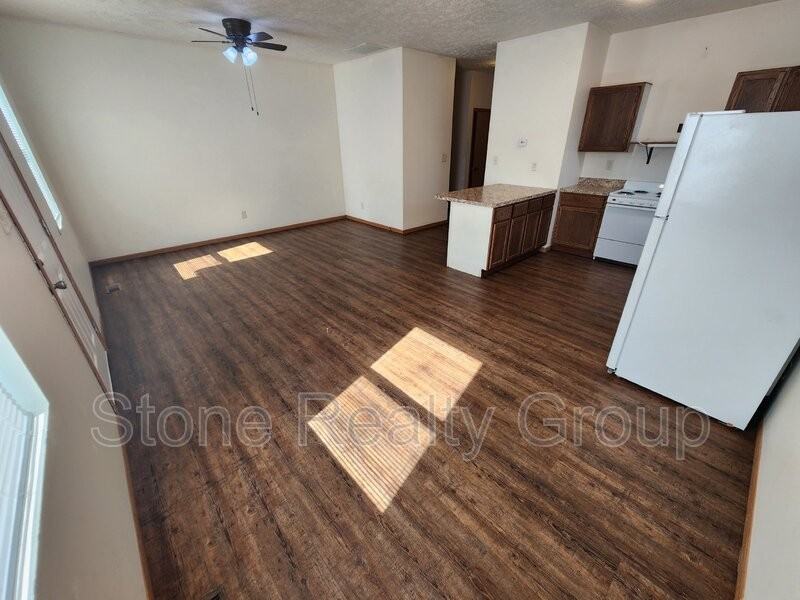 2476 N Main St - Photo 3 of 9