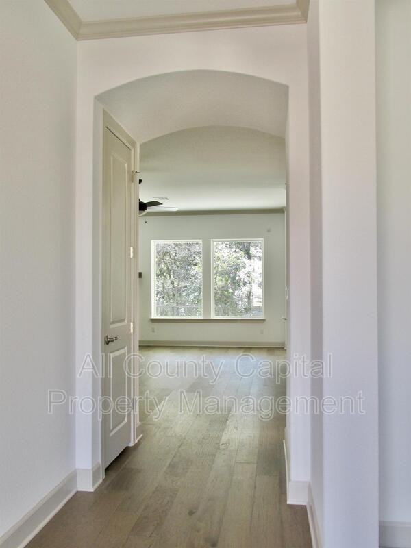 13503 Carpenter Ln - Photo 3 of 50