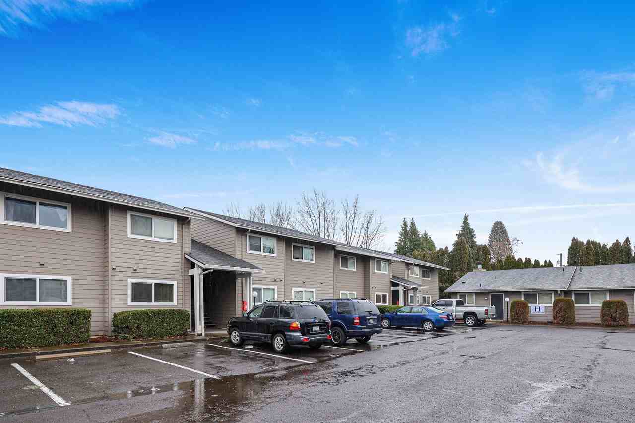 Applegate Apartments - Photo 2 of 28