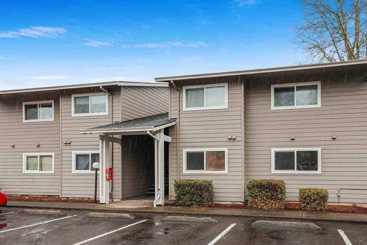 Applegate Apartments - Photo 6 of 28