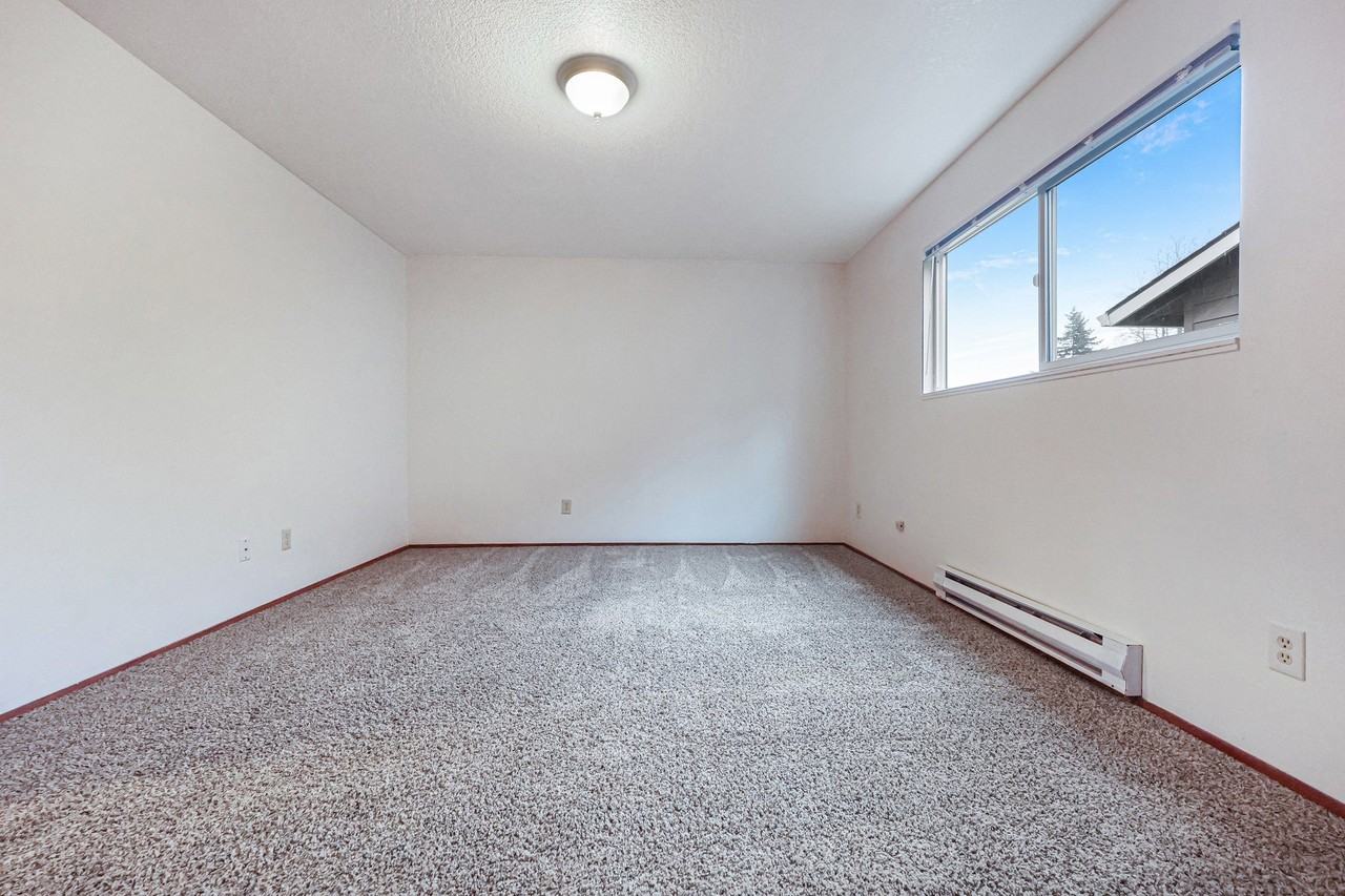 Applegate Apartments - Photo 7 of 28