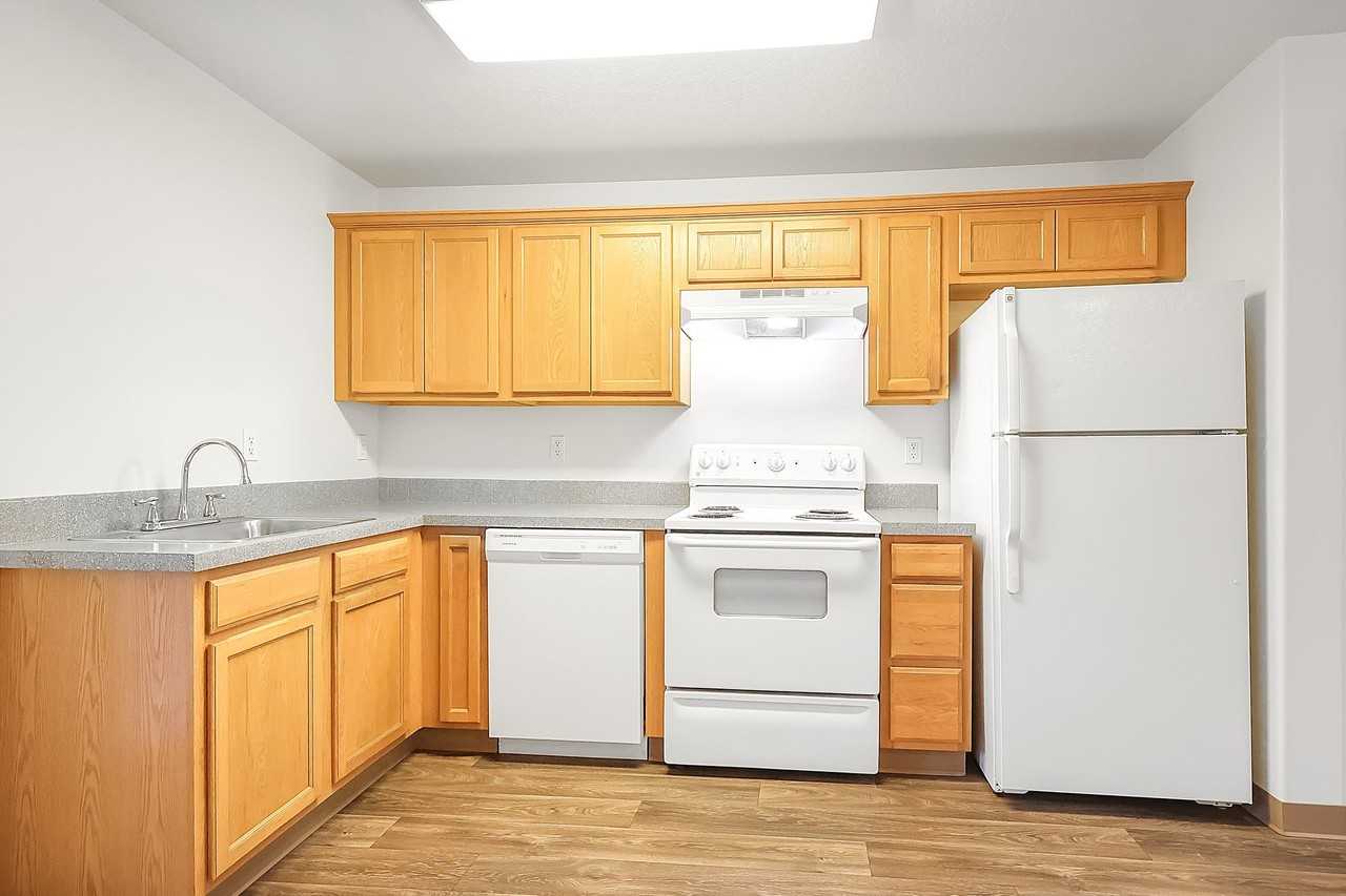 Zachary Park Apartments - Photo 3 of 17