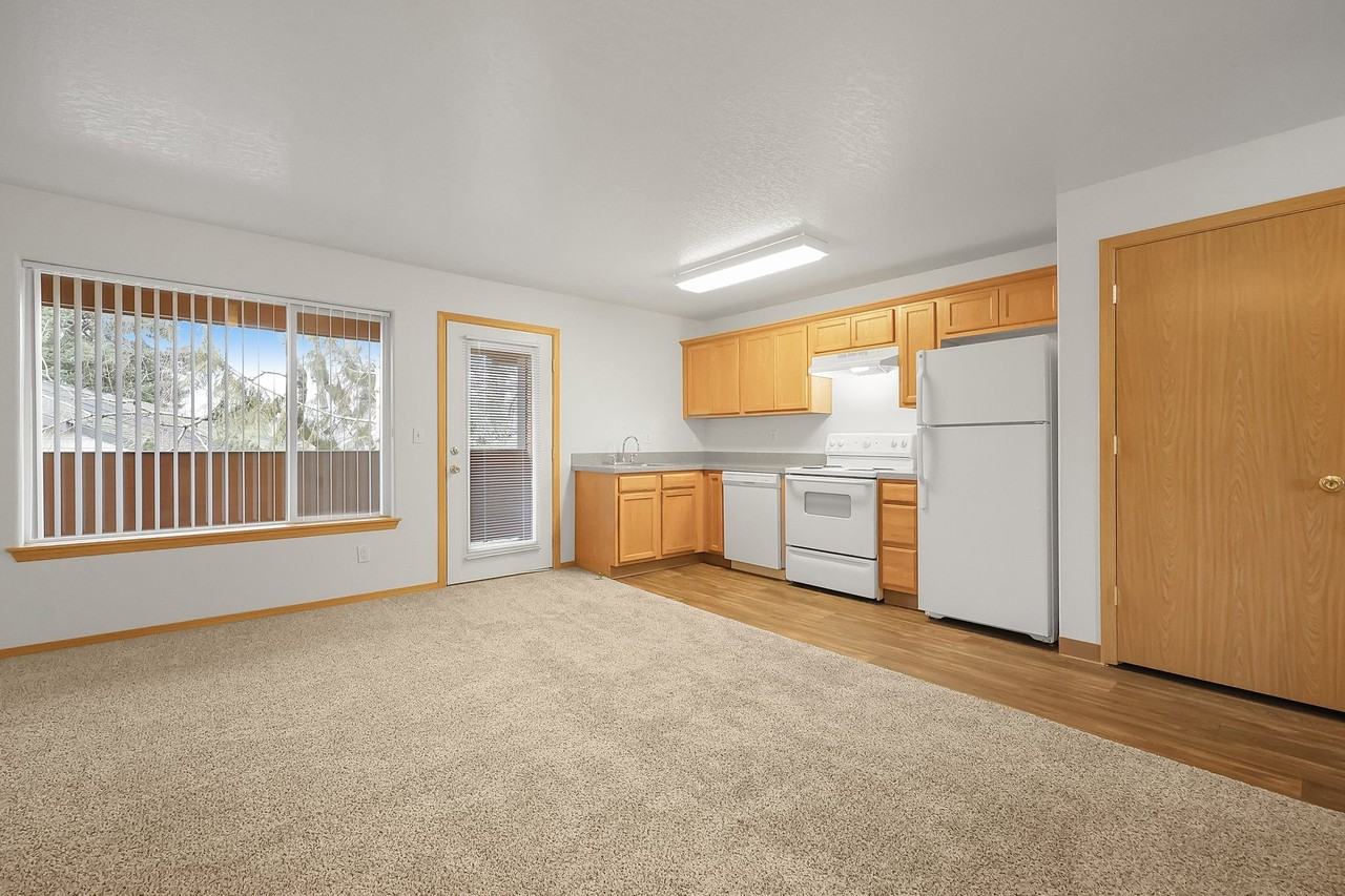 Zachary Park Apartments - Photo 5 of 17