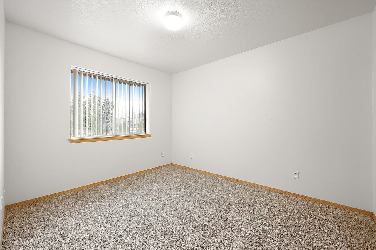 Zachary Park Apartments - Photo 6 of 17