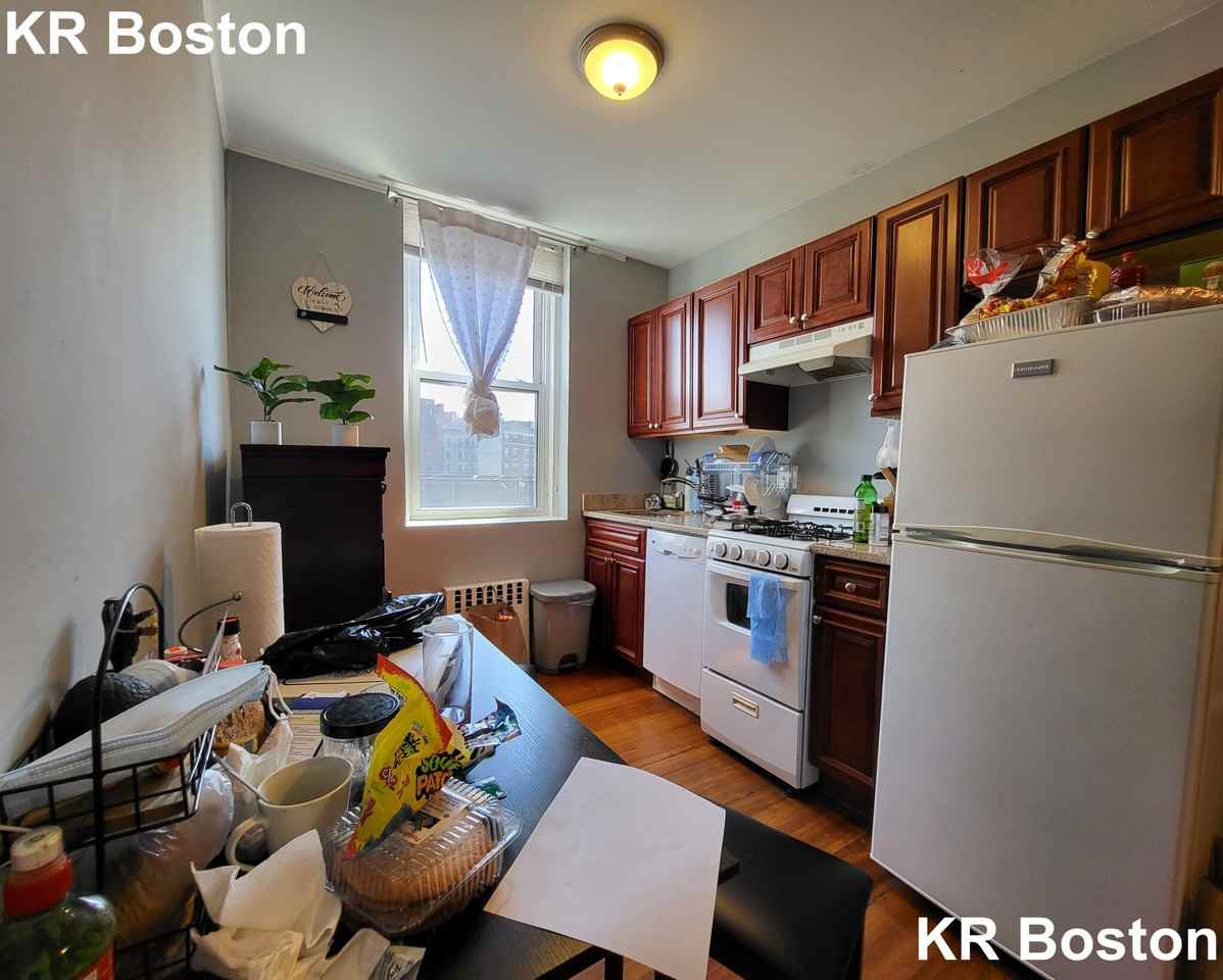 Warren St. & Commonwealth Ave #44 - Photo 3 of 7