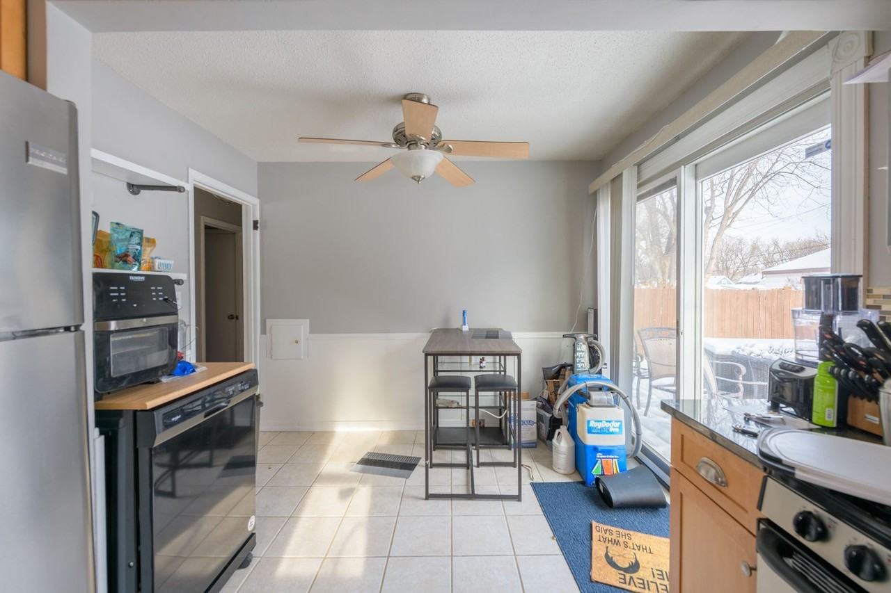 3245 Texas Ave S - Photo 3 of 15