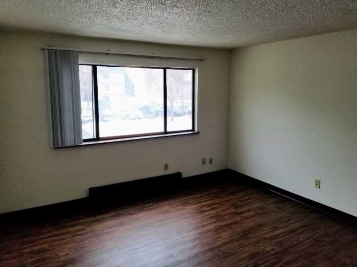 540 S 28th St - Photo 2 of 7