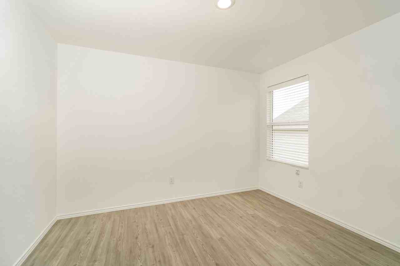 5733 Companion Loop - Photo 2 of 15