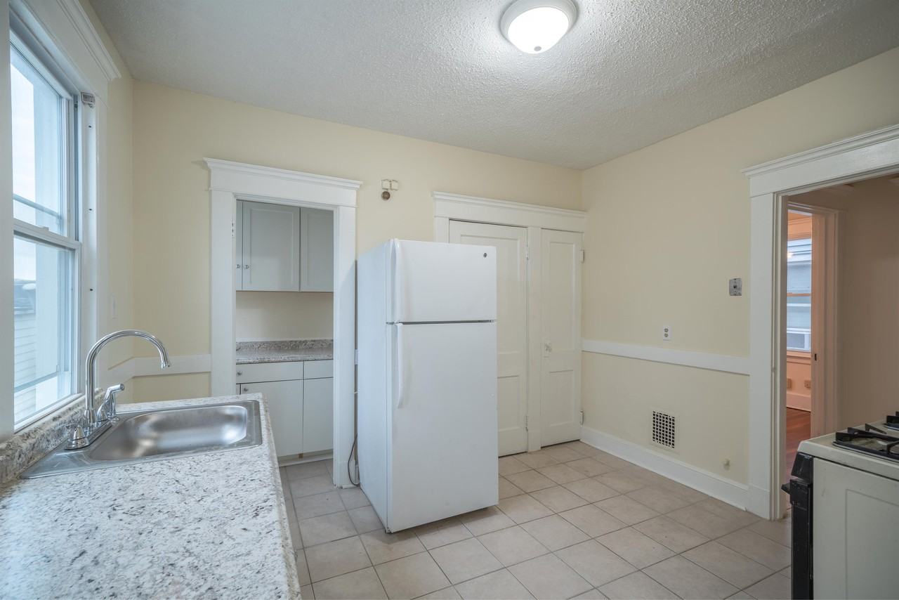 16 Ellsworth Ave 2nd Fl #2 - Photo 6 of 18